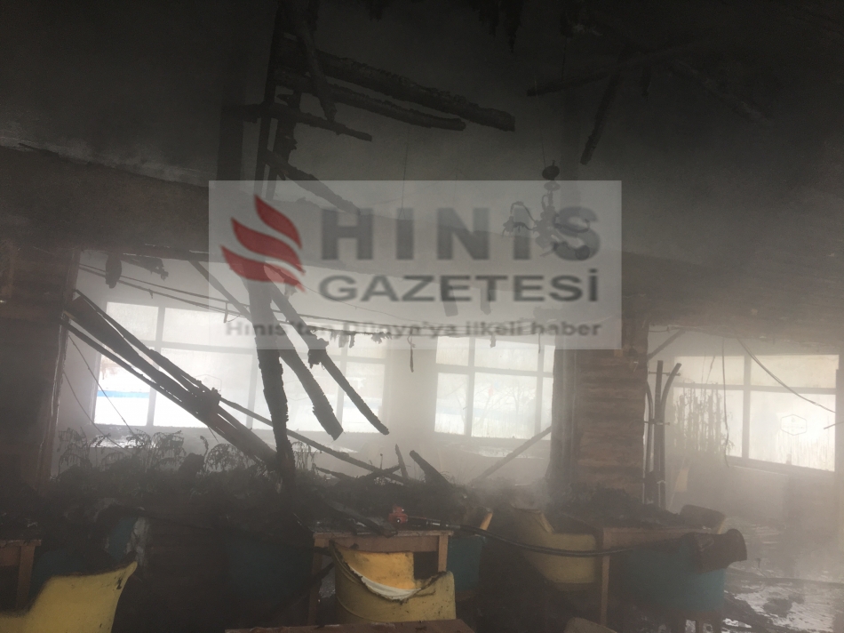 Hınıs Belediyesi Sosyal Tesisleri Yandı