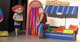 Hınıslı Çocuklar Tiyatroya Doydu