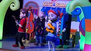Hınıslı Çocuklar Tiyatroya Doydu