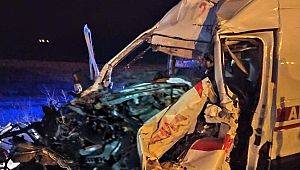 Hınıs Ambulansı Kaza Yaptı