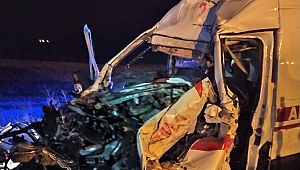 Hınıs Ambulansı Kaza Yaptı